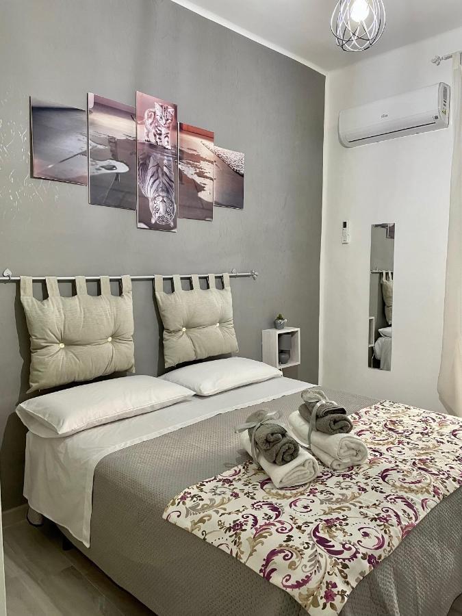 Rosaria'S Home Бриндизи Екстериор снимка